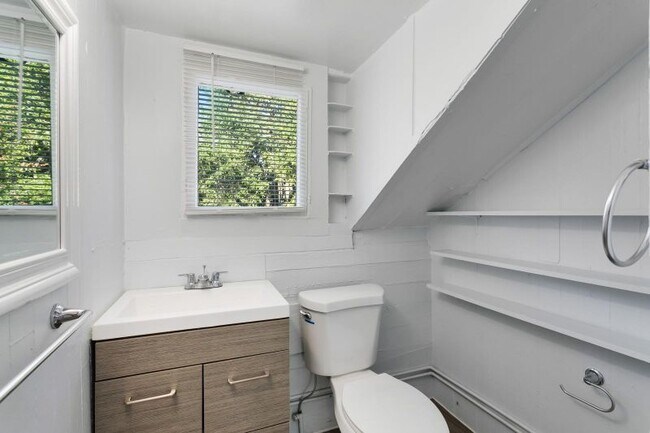 Building Photo - 812 Pennsylvania Ave