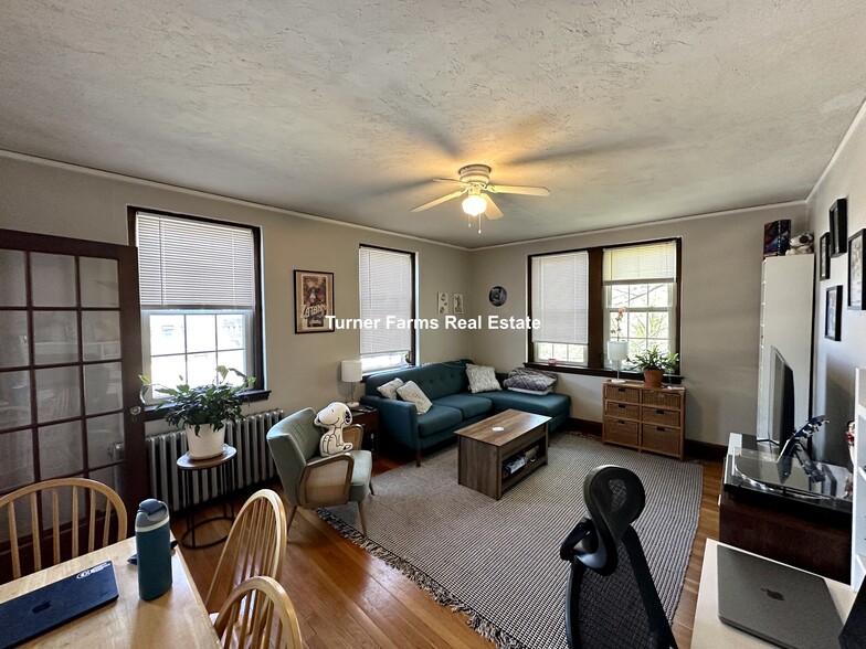 Primary Photo - 119 College Ave