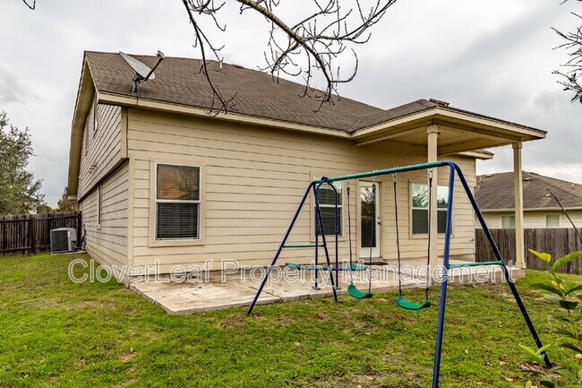 Building Photo - 2424 Dimmitt Dr