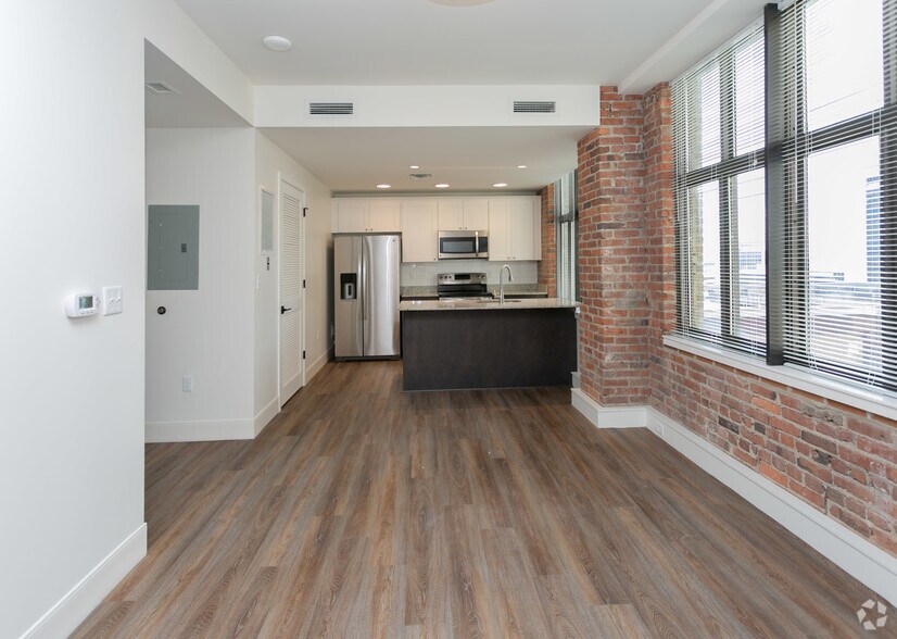 The Residences at 112 W Adams St Jacksonville FL 32202