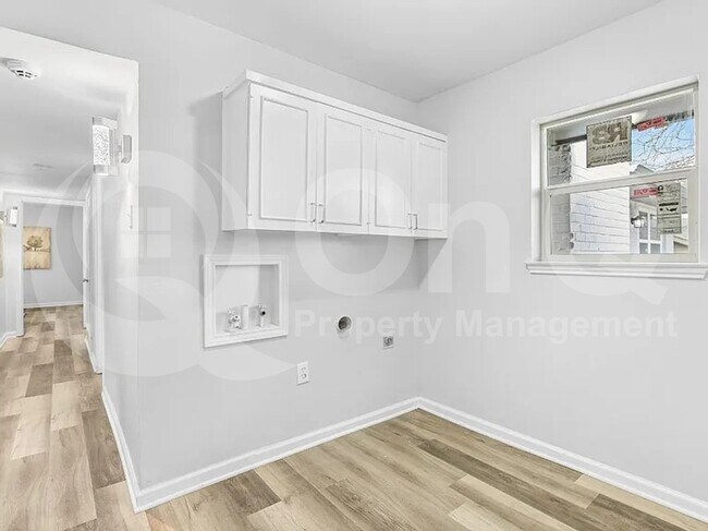 Building Photo - 306 Wildbriar Dr