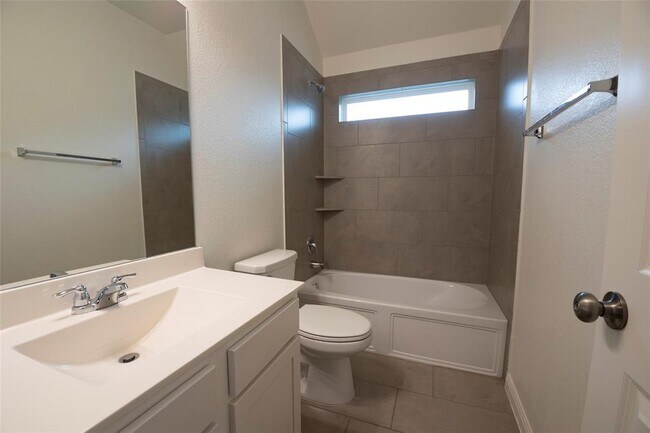 Building Photo - 308 Prato Pl