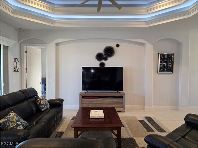 Building Photo - 1255 NW 38th Ave