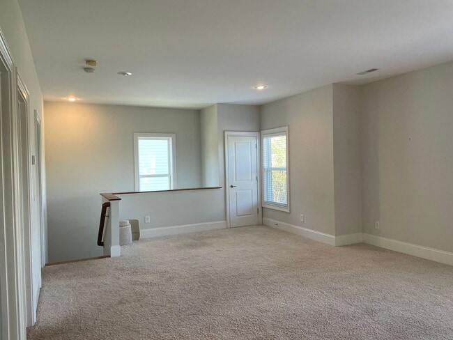 Building Photo - Fabulous Three Bedroom Home in Antiquity