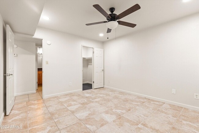 Building Photo - 5877 N Granite Reef Rd