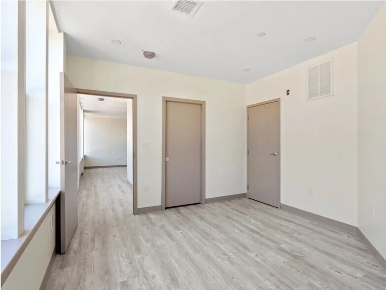 Building Photo - 400 Dorchester St