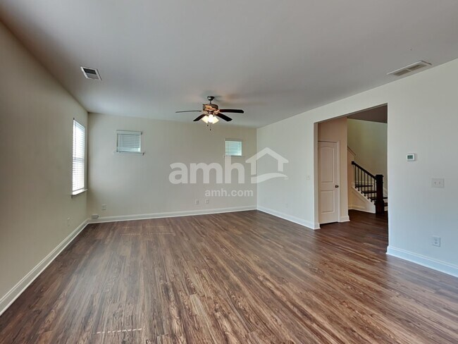 Building Photo - 1347 Weatherbrook Cir