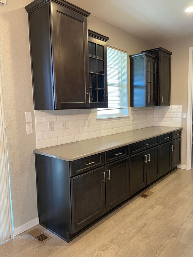 Building Photo - Gorgeous Colliers Hill Home