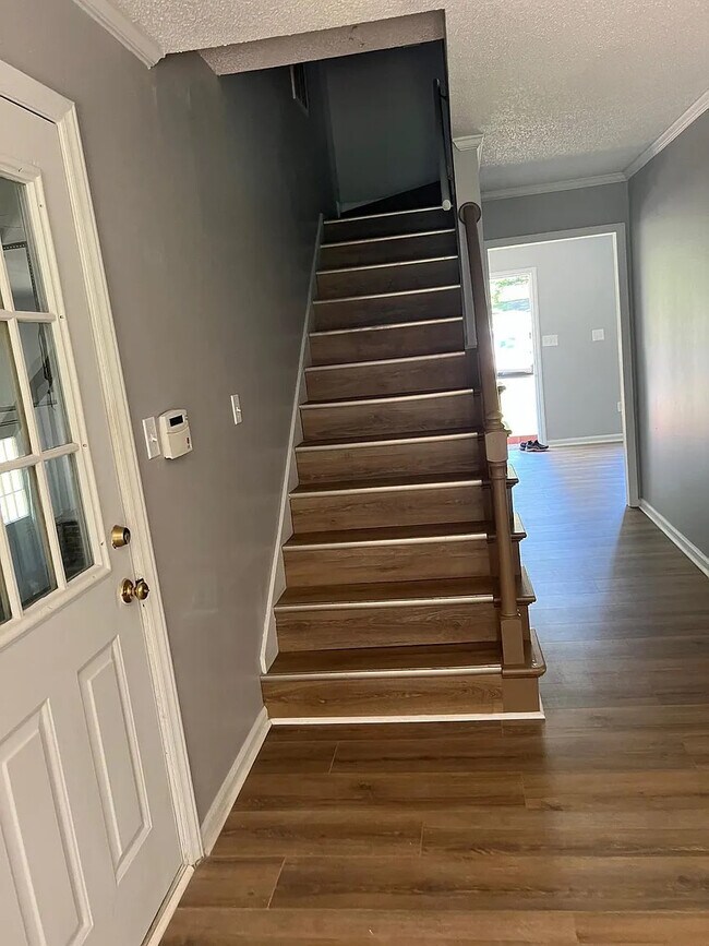 Building Photo - Room in House on Newfoundland Ct