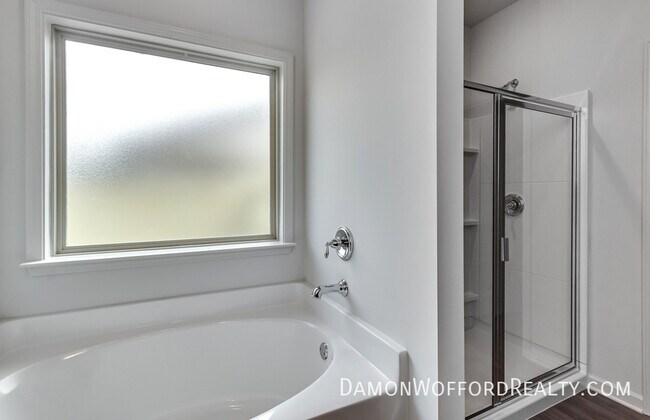 Building Photo - 533 Vista Pointe Dr