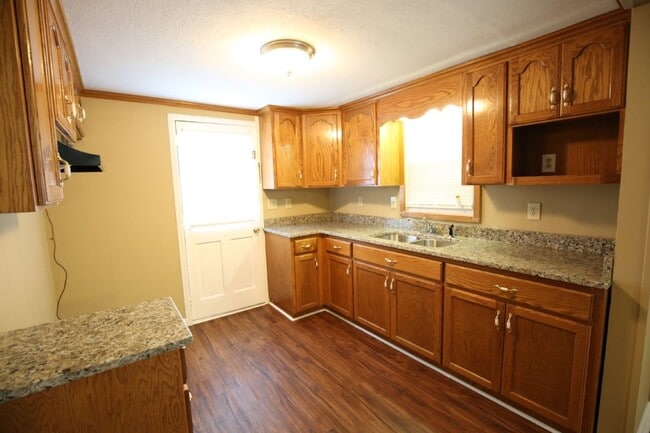 Building Photo - Charming 2-Bedroom Home with Modern Updates in Concord/Rock Creek Area"