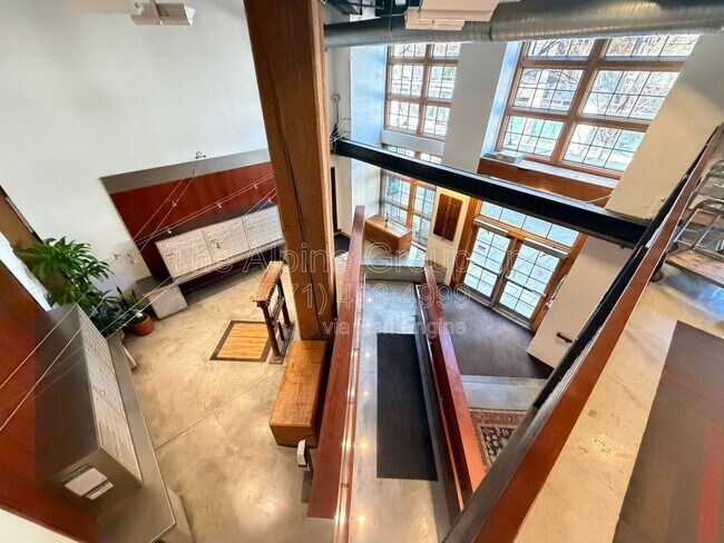 Building Photo - 1420 NW Lovejoy St