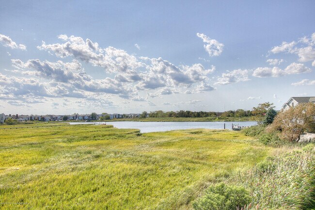 Building Photo - 30 Columbus Dr