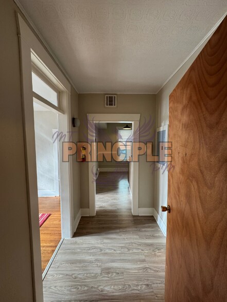 Building Photo - 214 E 3rd St