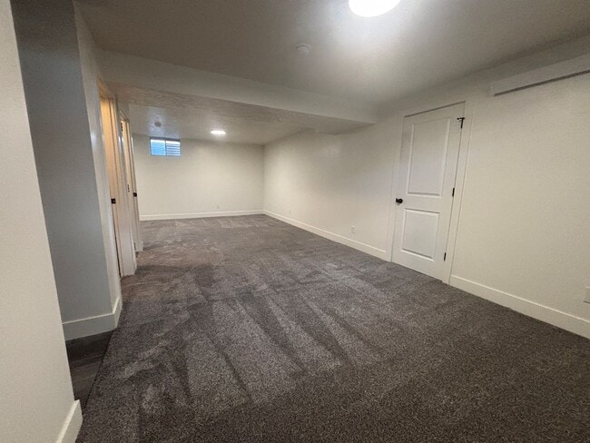 Building Photo - MOVE IN SPECIAL-- DECEMBER RENT FREE--Wonderful Single-Family Home in The Highland Area