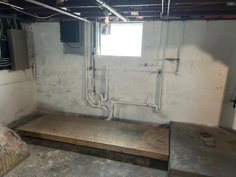 Washer/dryer hookups - 4224 S Park Ave