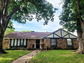 Primary Photo - 2821 Maydelle Ln