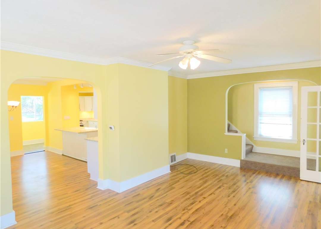 Building Photo - 671 Shady Dr E