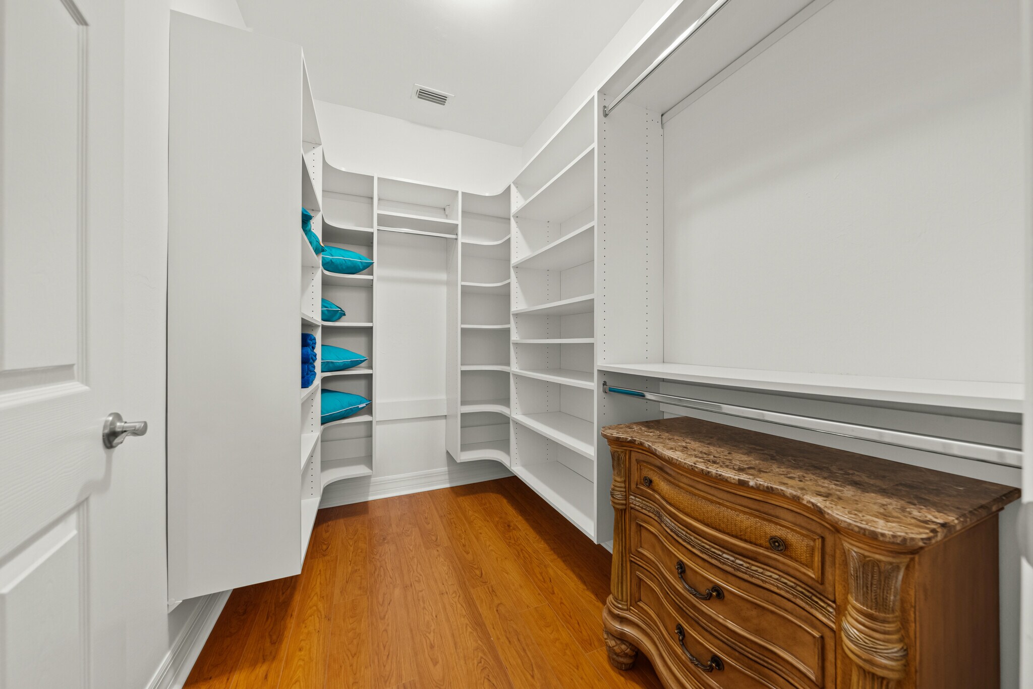 Building Photo - 8310 Big Acorn Cir