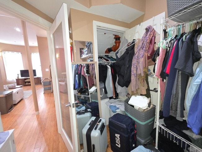 Building Photo - Convenient South End Location, Central Heat/AC, In-Unit Washer and Dryer, Private Deck.