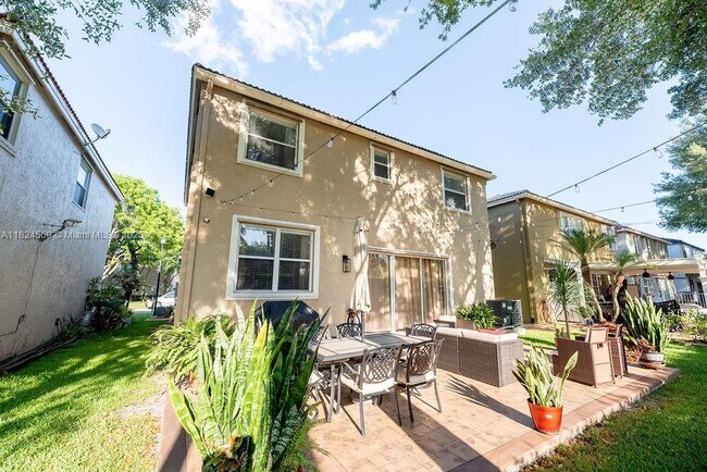 Building Photo - 4832 SW 159th Ave