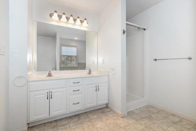 Building Photo - 1172 Heron Ct