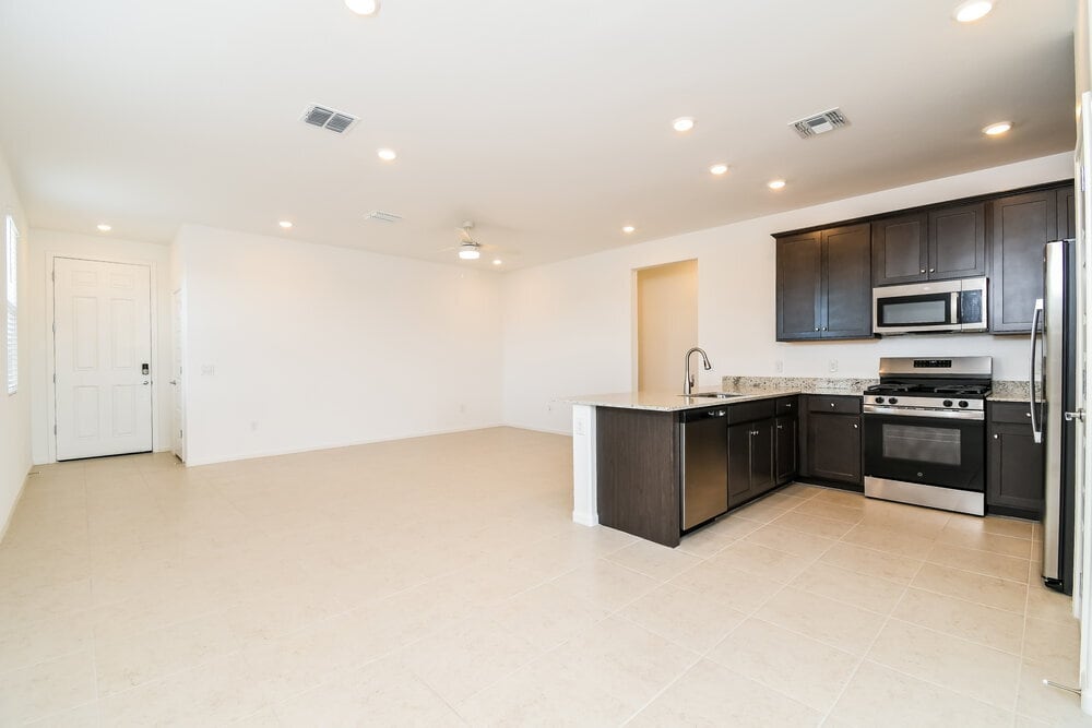 Building Photo - 10410 W Beaman Ln