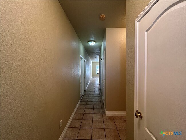 Building Photo - 3049 Pine Valley Dr