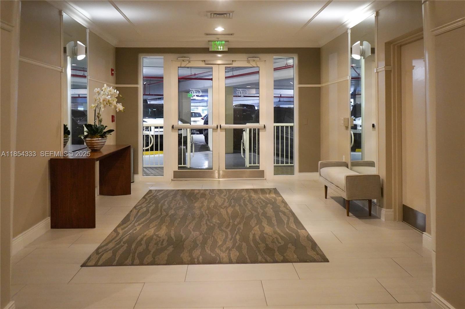 Building Photo - 848 Brickell Key Dr