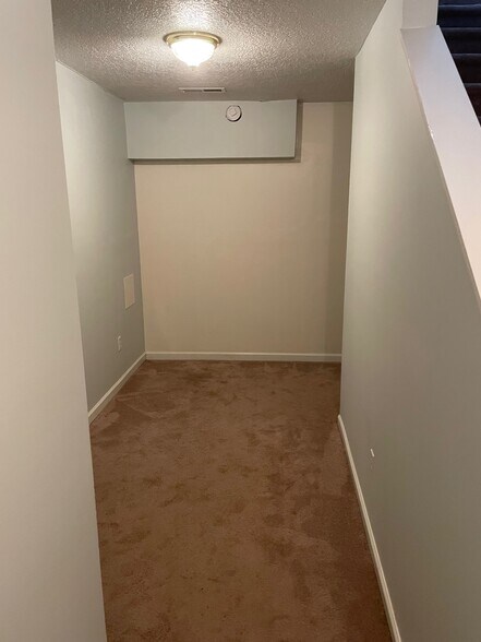 Den/Office Space - 222 New Stock Rd