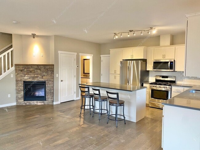 Building Photo - Bright Southeast Bend Home Near Canal Trai...