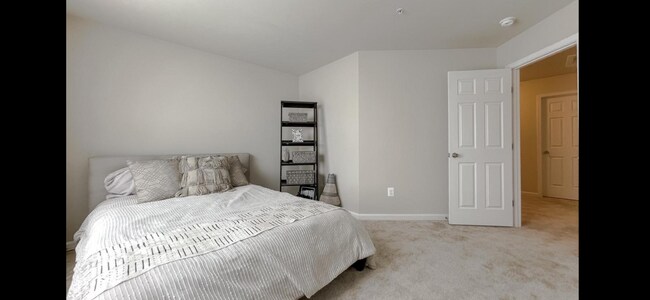 Building Photo - 13311 Windjammer Ct