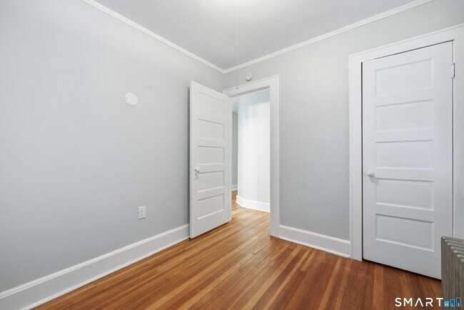 Building Photo - 94 Liberty St