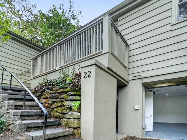 Building Photo - 1 Month Free | Luxury 3BR Home in Prospect Hill