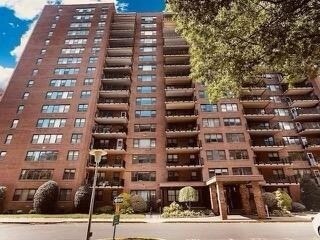 Building Photo - 225 St Pauls Ave