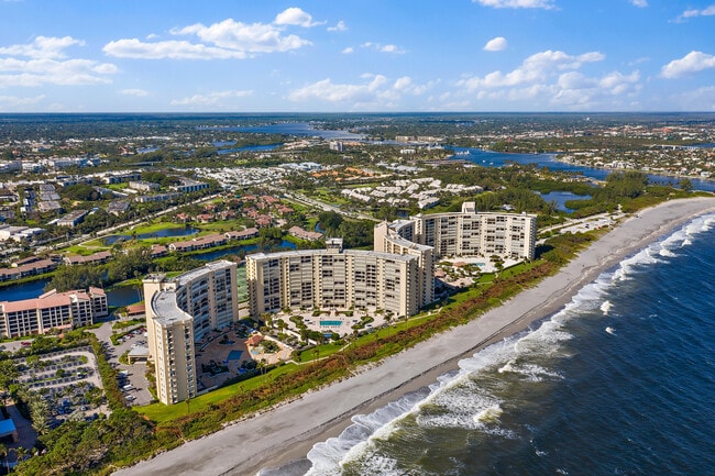 Building Photo - 300 Ocean Trail Way