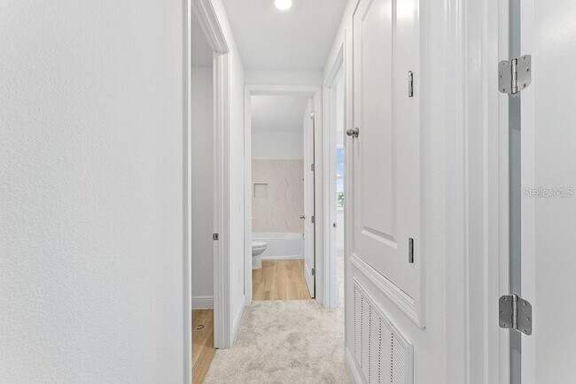 Building Photo - 10115 Pearson Ave