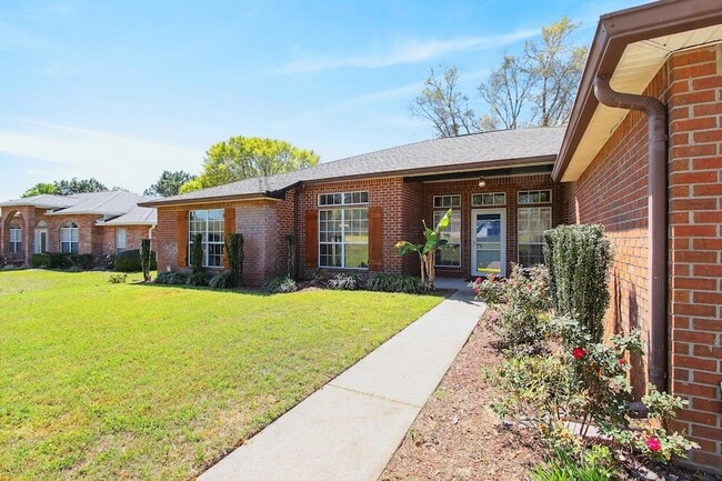 Building Photo - 1249 Northview Dr