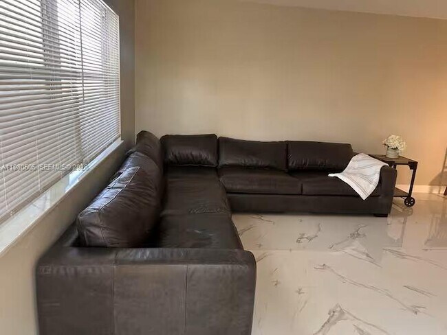 Building Photo - 1120 NE 24th Ave