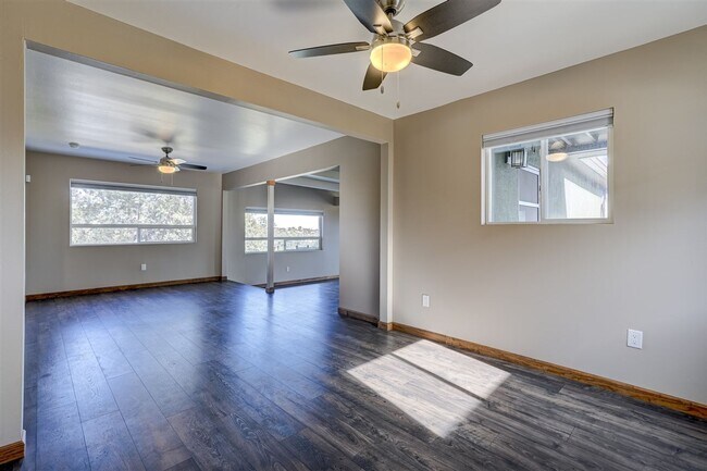Building Photo - Newly Remodeled 2 Bed, 1 Bath + a Den  Home at The Base of Thumb Butte!