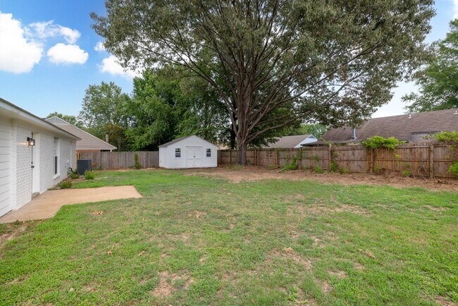 Building Photo - 7124 Brandee Dr