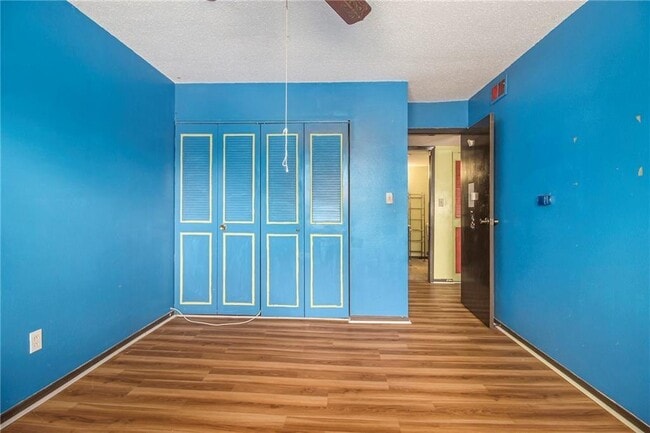 Building Photo - 112 Camelot Dr