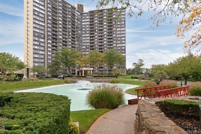 Primary Photo - 1 Bay Club Dr