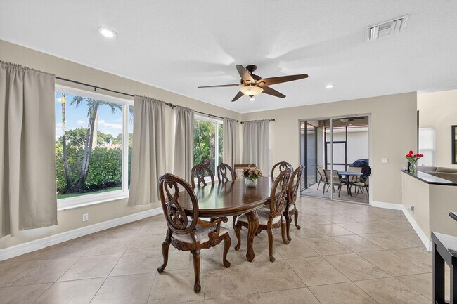 Building Photo - 8400 Heritage Club Dr