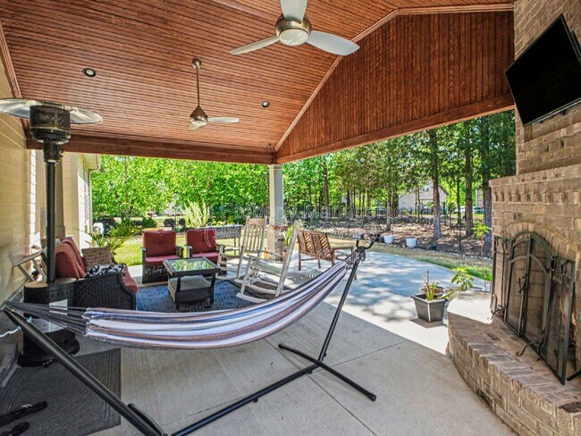 Building Photo - 8742 Whitehawk Hill Rd