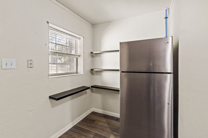 Building Photo - 1208 N D St