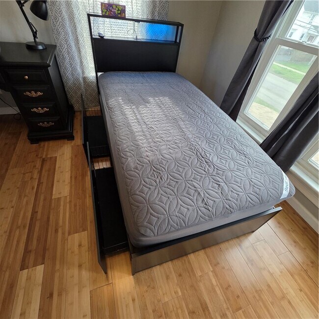 Building Photo - 149 Adam St