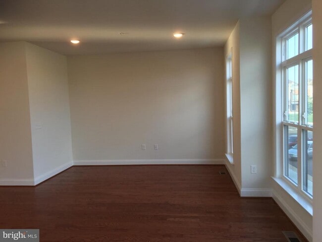 Building Photo - 22591 Amendola Terrace