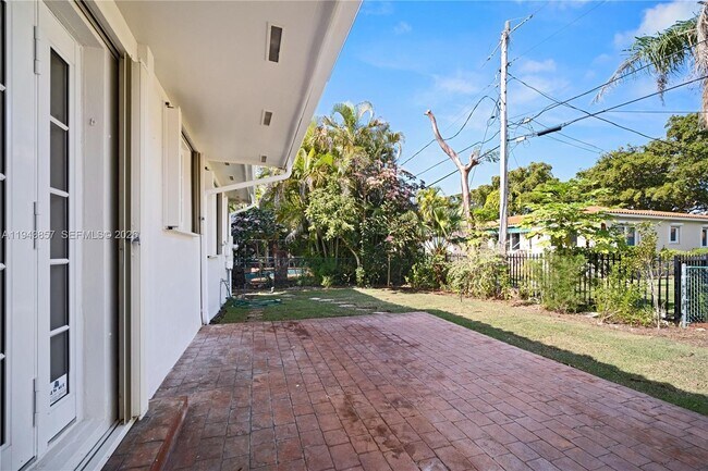 Building Photo - 329 Candia Ave