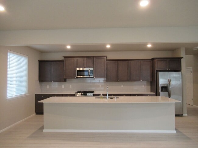 Building Photo - Large 5 bedroom, 2.75 bath home in Covington